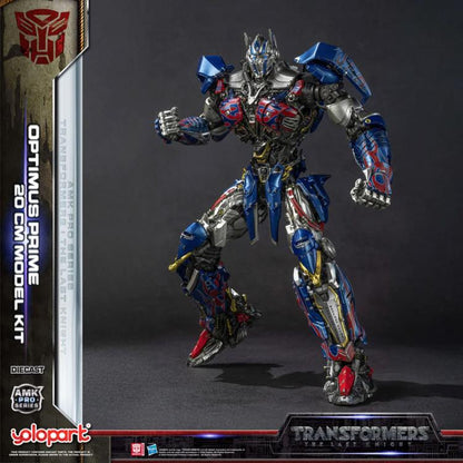 Yolopark's AMK Pro Series Transformers: The Last Knight Optimus Prime model kit stands tall ready for battle. It brings even stronger firepower to Optimus Prime with the exclusive upgrades of the AMK Pro Series.