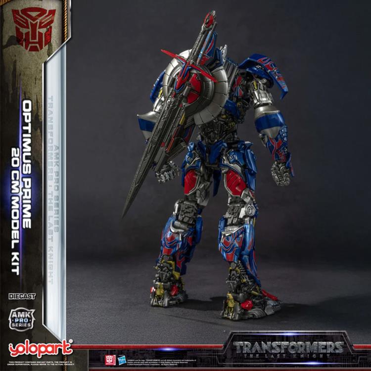 Yolopark's AMK Pro Series Transformers: The Last Knight Optimus Prime model kit stands tall ready for battle. It brings even stronger firepower to Optimus Prime with the exclusive upgrades of the AMK Pro Series.