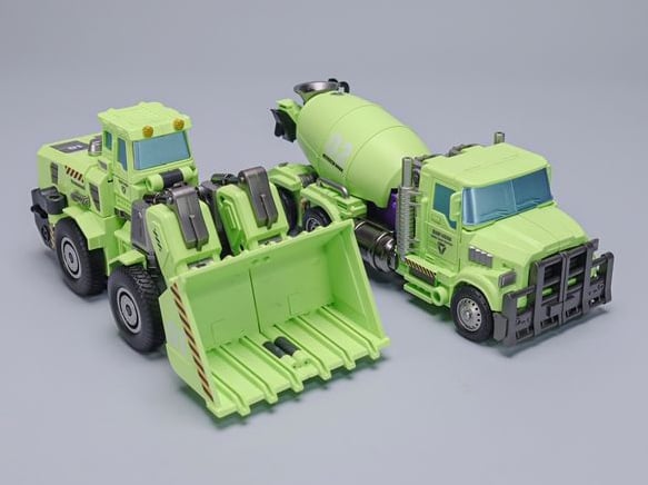 Mecha Invasion is proud to present a new set of figures that will add some firepower to your collection: the GLA-01 and GLA-02 figures! Able to convert from robot mode to construction vehicles mode, dominate the battlefield with these epic figures! Order yours today!