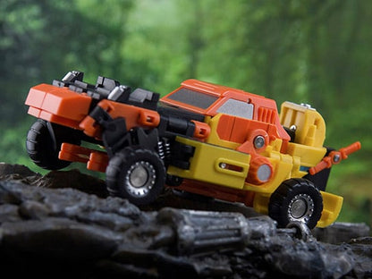 This MS-36 Sand Leopard figure can convert between three modes; robot, helicopter, and off-road vehicle. When in robot mode, the figure is fully articulated and features a blaster weapon.