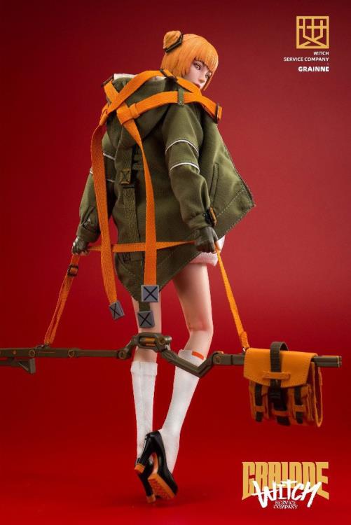The Grainne figure features changeable eyeballs, a magic wand briefcase, variable magic wands, and an army green hooded cloak. 