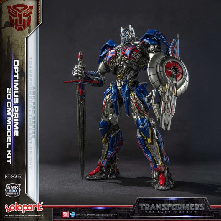 Yolopark's AMK Pro Series Transformers: The Last Knight Optimus Prime model kit stands tall ready for battle. It brings even stronger firepower to Optimus Prime with the exclusive upgrades of the AMK Pro Series.