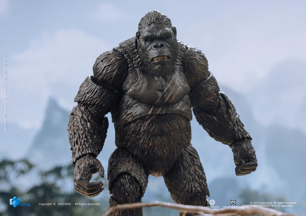 Embark on an expedition to an uncharted island and discover the domain of the colossal Kong with Hiya's Exquisite Basic series! From Kong: Skull Island (2017), the Exquisite Basic Kong stands just under 6" tall and faithfully replicates his appearance from the film. From Kong's intimidating gaze to the chest of battle scars, every detail is finely crafted, emphasizing the power of the mighty ruler of Skull Island.