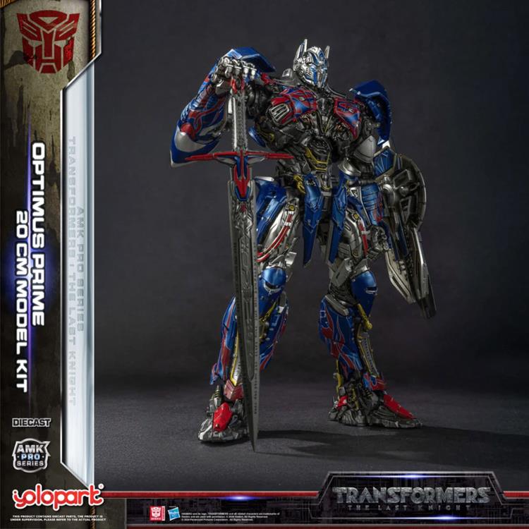 Yolopark's AMK Pro Series Transformers: The Last Knight Optimus Prime model kit stands tall ready for battle. It brings even stronger firepower to Optimus Prime with the exclusive upgrades of the AMK Pro Series.