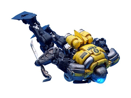 A new generation of 1/60 superalloy mecha by ToysComic! This CV-39S Type Deep Sea Rescue comes armed with various weapons and accessories.