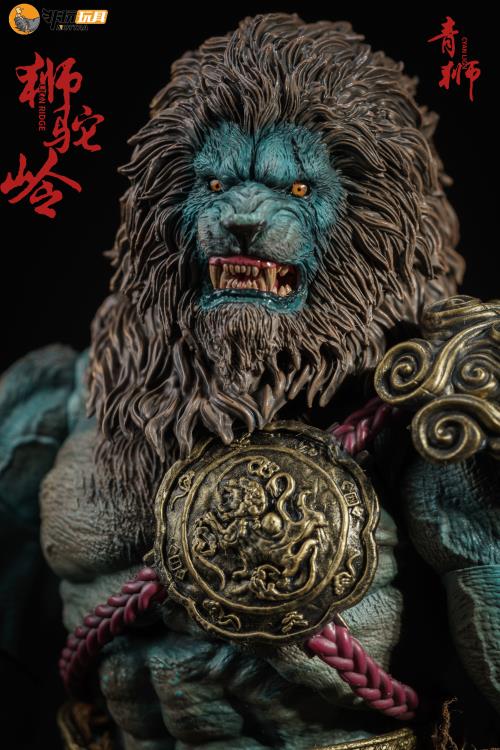 Stripped of its armor, the figure's agility is unencumbered; clad in it, the figure stands invulnerable to the onslaught of blades. Cloaked in a wired fabric cape for daily guise, it serves to divert prying eyes.  The Cyan Lion action figure continues the use of the bio textured approach to ensure the transparency of the skin texture, with the use of the exclusive air cushion gear joints for the body ensuring durability at critical joints such as the elbows, knees, and ankles.