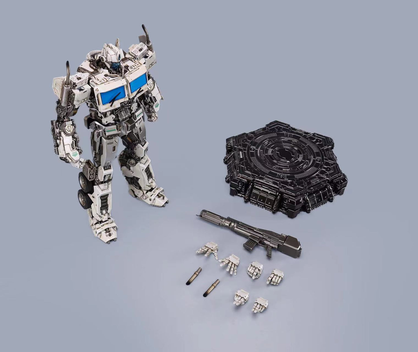 (Pre-order) Magnificent Mecha MM-01W White Optimus Prime Action Figure (Repaint Ver.)