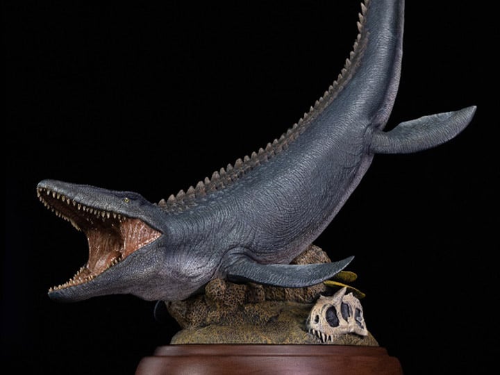 From Nanmu Studio, the Jurassic Series Lord of Abyss 2.0 is a must have for any dinosaur enthusiast. This realistically sculpted Mosasaurus dinosaur is in 1/35 scale and features an exquisite painted finish with the "Pit Lord" color theme.  The deluxe version comes with a detailed diorama base. Diorama base color is random and could include either the yellow coral or the blue coral.