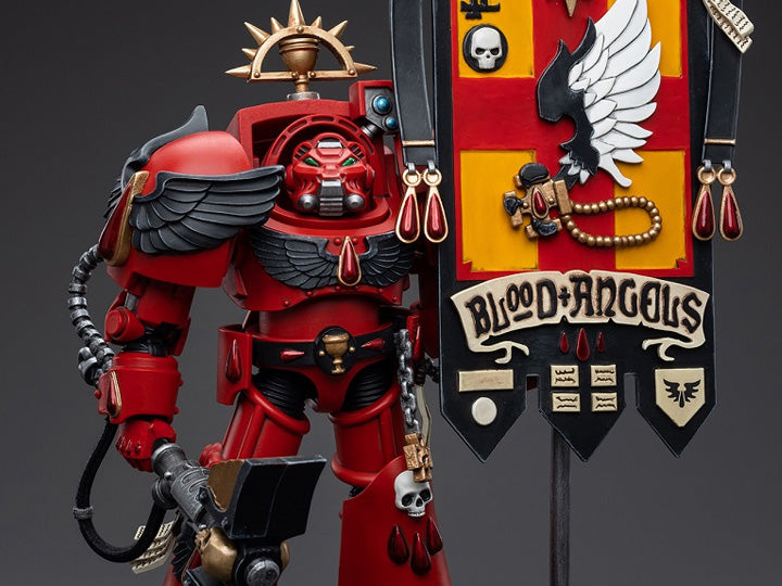 This 1/18 scale figure includes a variety of parts and accessories to allow you to customize your army of Warhammer 40k figures. Don't miss out on adding this figure to your collection!