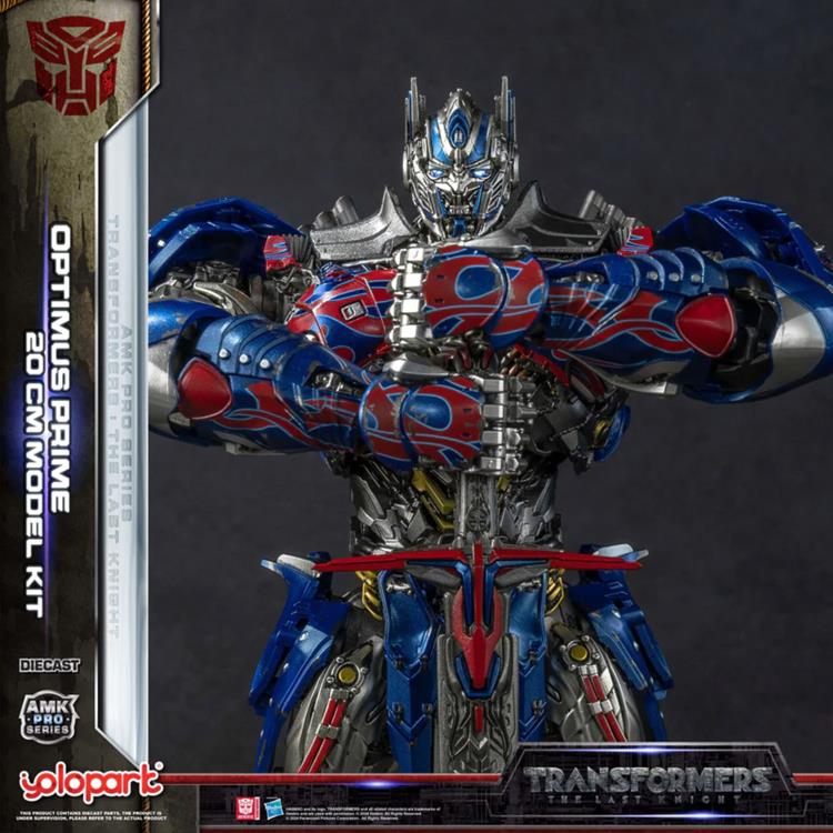 Yolopark's AMK Pro Series Transformers: The Last Knight Optimus Prime model kit stands tall ready for battle. It brings even stronger firepower to Optimus Prime with the exclusive upgrades of the AMK Pro Series.