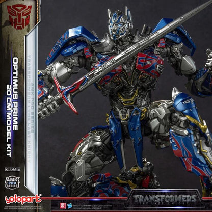 Yolopark's AMK Pro Series Transformers: The Last Knight Optimus Prime model kit stands tall ready for battle. It brings even stronger firepower to Optimus Prime with the exclusive upgrades of the AMK Pro Series.