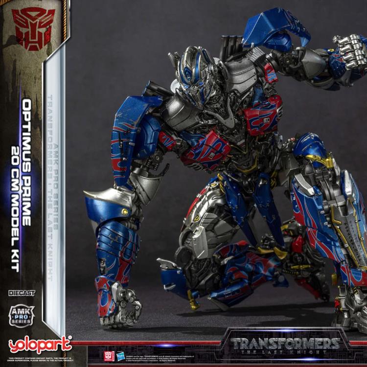 Yolopark's AMK Pro Series Transformers: The Last Knight Optimus Prime model kit stands tall ready for battle. It brings even stronger firepower to Optimus Prime with the exclusive upgrades of the AMK Pro Series.