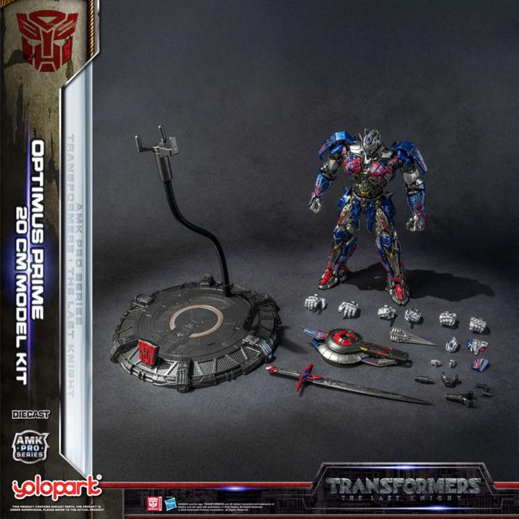 Yolopark's AMK Pro Series Transformers: The Last Knight Optimus Prime model kit stands tall ready for battle. It brings even stronger firepower to Optimus Prime with the exclusive upgrades of the AMK Pro Series.