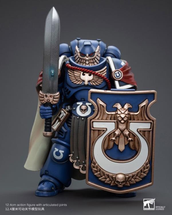 The Victrix Guard, also known as the Victrix Honour Guard, are an elite formation of Ultramarines chosen by the Primarch Roboute Guilliman after his resurrection in ca. 999.M41 to accompany him on the Terran Crusade. Veteran Marines with countless standard centuries of combat experience between them, the Victrix Guard advance fearlessly into battle with their Bolters thundering and their heads held high.