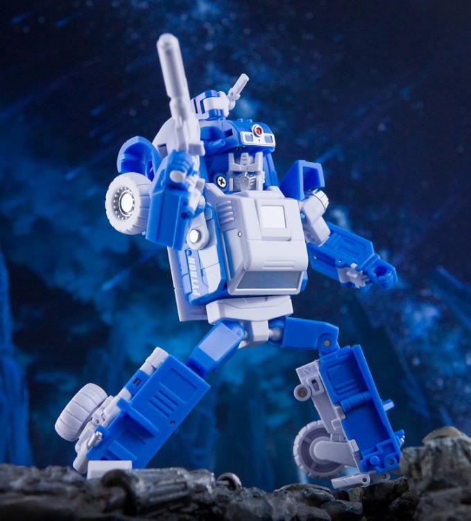 This MS-36W White Python figure can convert between three modes; robot, helicopter, and off-road vehicle. When in robot mode, the figure is fully articulated and features a blaster weapon.