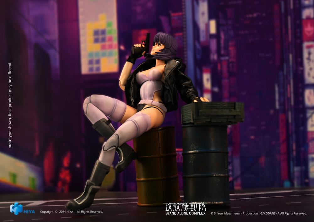 Hiya Toys proudly presents the latest addition to the EXQUISITE SUPER Series: the 1/12 scale Motoko Kusanagi action figure from Ghost in the Shell: Stand Alone Complex!  Set in a futuristic Japan, this science fiction masterpiece explores a world of cybernetic enhancements and brain-computer interfaces. Motoko Kusanagi, one of the first users of full-body cybernetic enhancements, leads Public Security Section 9 in combating cybercrime.