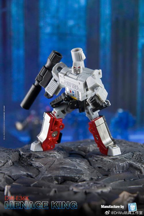 From Dr. Wu comes a new exciting converting figure, DW-E36X Menace King! This figure is fully articulated in robot form. Menace King can also convert from robot mode into weapon mode. Be sure to add this figure to your collection!