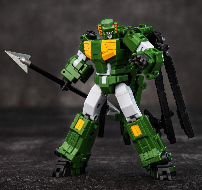 A new addition to Iron Factory's line of figures, introducing the IF-EX71 Fang of Botis model! Complete with the ability to convert between robot and vehicle, this figure also comes equipped with fitted leg frame accessories, hand parts, and additional accessories. The combined thigh armor has a dislocation linkage and the soles of the feet are grounded with multiple joints, making it possible to assume a variety of fixed poses.