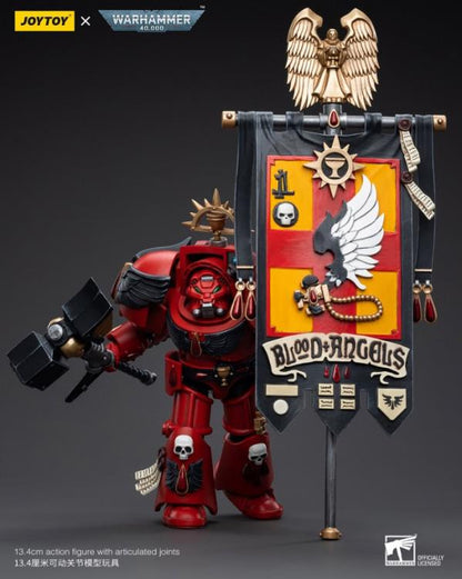 This 1/18 scale figure includes a variety of parts and accessories to allow you to customize your army of Warhammer 40k figures. Don't miss out on adding this figure to your collection!