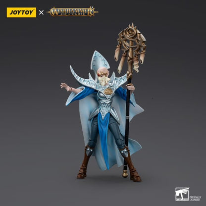 JoyToy brings the Stormcast Eternals to life with this Warhammer: The Age of Sigmar 1/18 scale action figure! To fight back agasint the forces of Chaos in the Age of Sigmar, the God-King Sigmar has chosen humanity's greatest champions to stem the tide of war. Infused with holy power and might, these heroes face down evil and treachery at every turn despite the cost of their memories and eventual humanity.