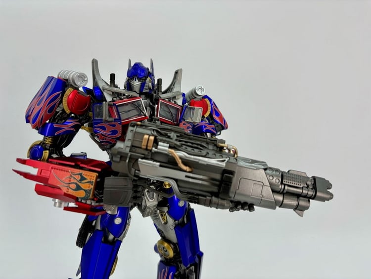 Metal Club Muscle Bear MC-003F KO Optimus Prime Muscles Ver. Figure