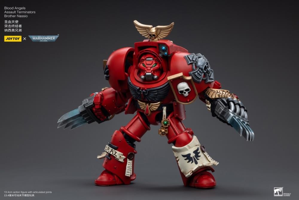 This 1/18 scale figure includes a variety of parts and accessories to allow you to customize your army of Warhammer 40k figures. Don't miss out on adding this figure to your collection!