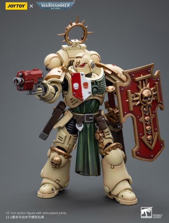 The Joy Toy Warhammer 40K Dark Angels Bladeguard Veteran action figure is a highly detailed collectible, perfect for fans of the Warhammer 40K universe. This figure captures the essence of the character’s formidable presence, making it a must-have for collectors and enthusiasts alike.