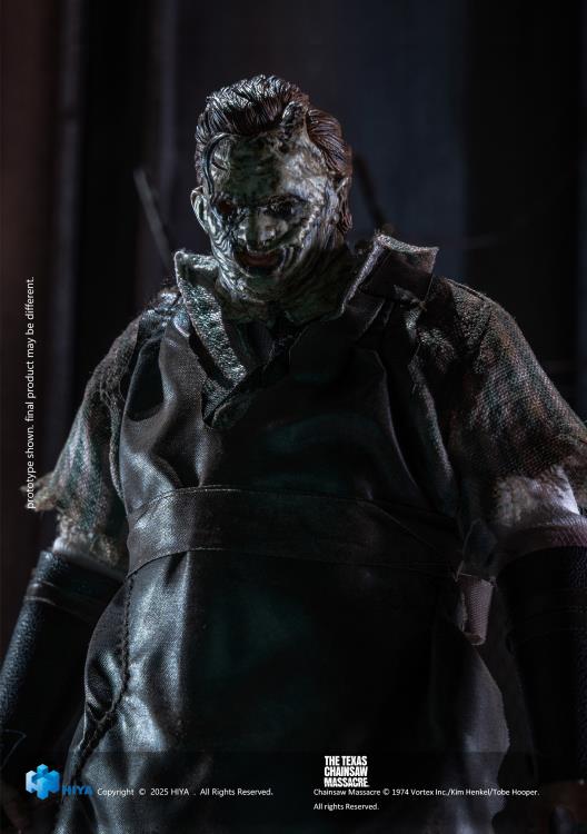 From The Texas Chainsaw Massacre (2003) comes Hiya Toys' EXQUISITE SUPER Series 1/12 scale Thomas Hewitt figure!

Standing 6.3 inches tall with multiple points of articulation, this highly detailed figure faithfully recreates Thomas's disfigured mask, unkempt hair, and weathered clothing, complete with a real cloth apron for enhanced realism.