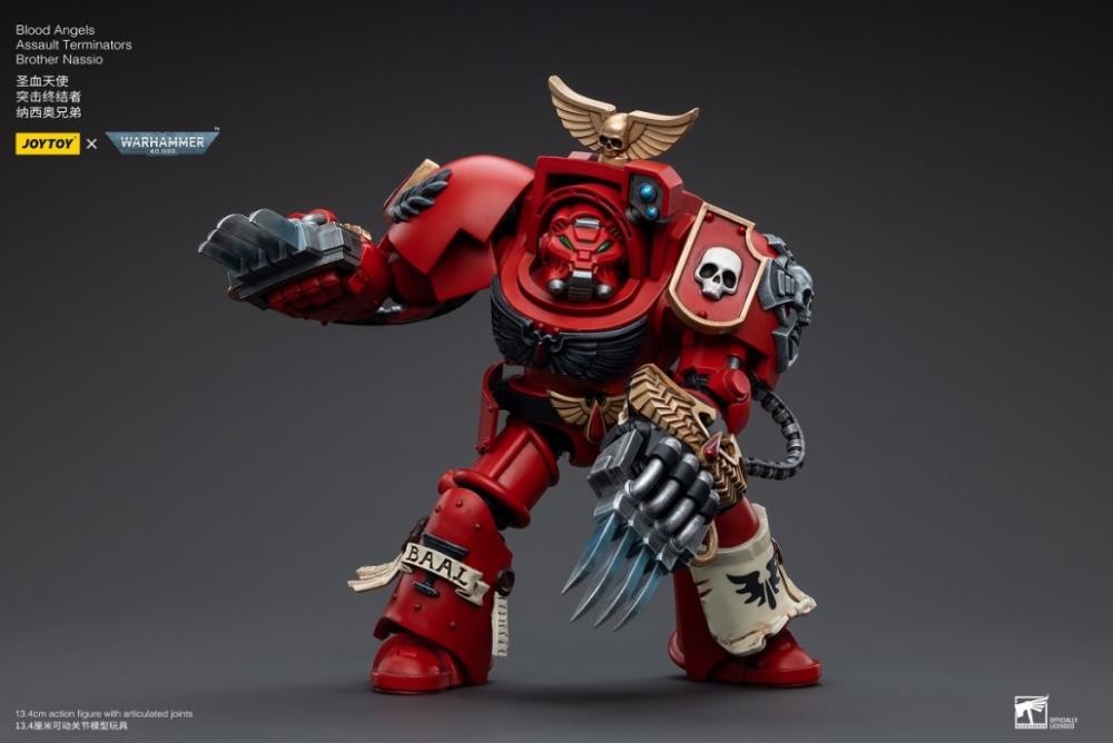 This 1/18 scale figure includes a variety of parts and accessories to allow you to customize your army of Warhammer 40k figures. Don't miss out on adding this figure to your collection!