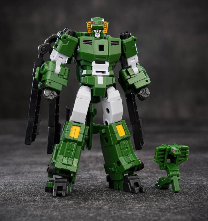 A new addition to Iron Factory's line of figures, introducing the IF-EX71 Fang of Botis model! Complete with the ability to convert between robot and vehicle, this figure also comes equipped with fitted leg frame accessories, hand parts, and additional accessories. The combined thigh armor has a dislocation linkage and the soles of the feet are grounded with multiple joints, making it possible to assume a variety of fixed poses.