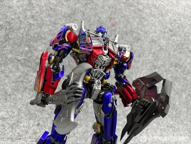 Metal Club Muscle Bear MC-003F KO Optimus Prime Muscles Ver. Figure