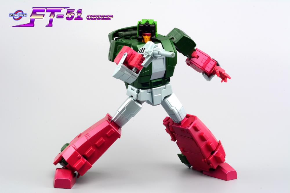 FT-51 Chomp is a transforming figure changing from a warrior robot to a crocodile. 