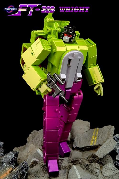 From Fans Toys comes FT-32B Wright! This figure converts from robot to backhoe and includes a blaster accessory.
