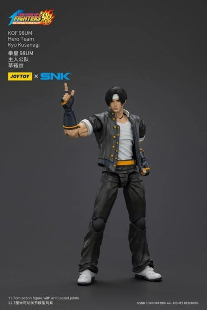 A new fighter is approaching! From the legendary fighting game The King of Fighters '98: Ultimate Match comes the next challenger in 1/18 scale: Kyo Kusanagi! Dressed in his traditional black and yellow outfit, Kyo comes with a large variety of accessories including flame effects when executing a powerful move. Recreated with jaw-dropping details lifted directly from the game, you'll be able to re-enact your favorite brawls or envision your own high stakes fights in style! Don't miss out on growing your KOF