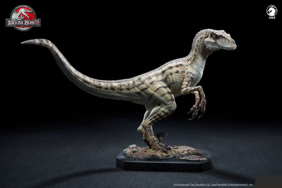 (Pre-order) W-Dragon Jurassic Park 3 Female Velociraptor 1/10 Licensed Statue