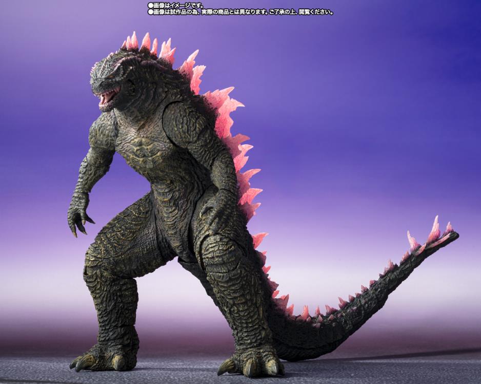 GODZILLA Evolved FROM GODZILLA x KONG: THE NEW EMPIRE joins the S.H.MonsterArts line! The 3D data from the film and the supervision of the producer Yuji Sakai have ensured that this figure will be a complete rendition of the appearance from the film. The wide range of articulation allows for the recreation of scenes from the film. Optional hand parts also allow for various dynamic poses.