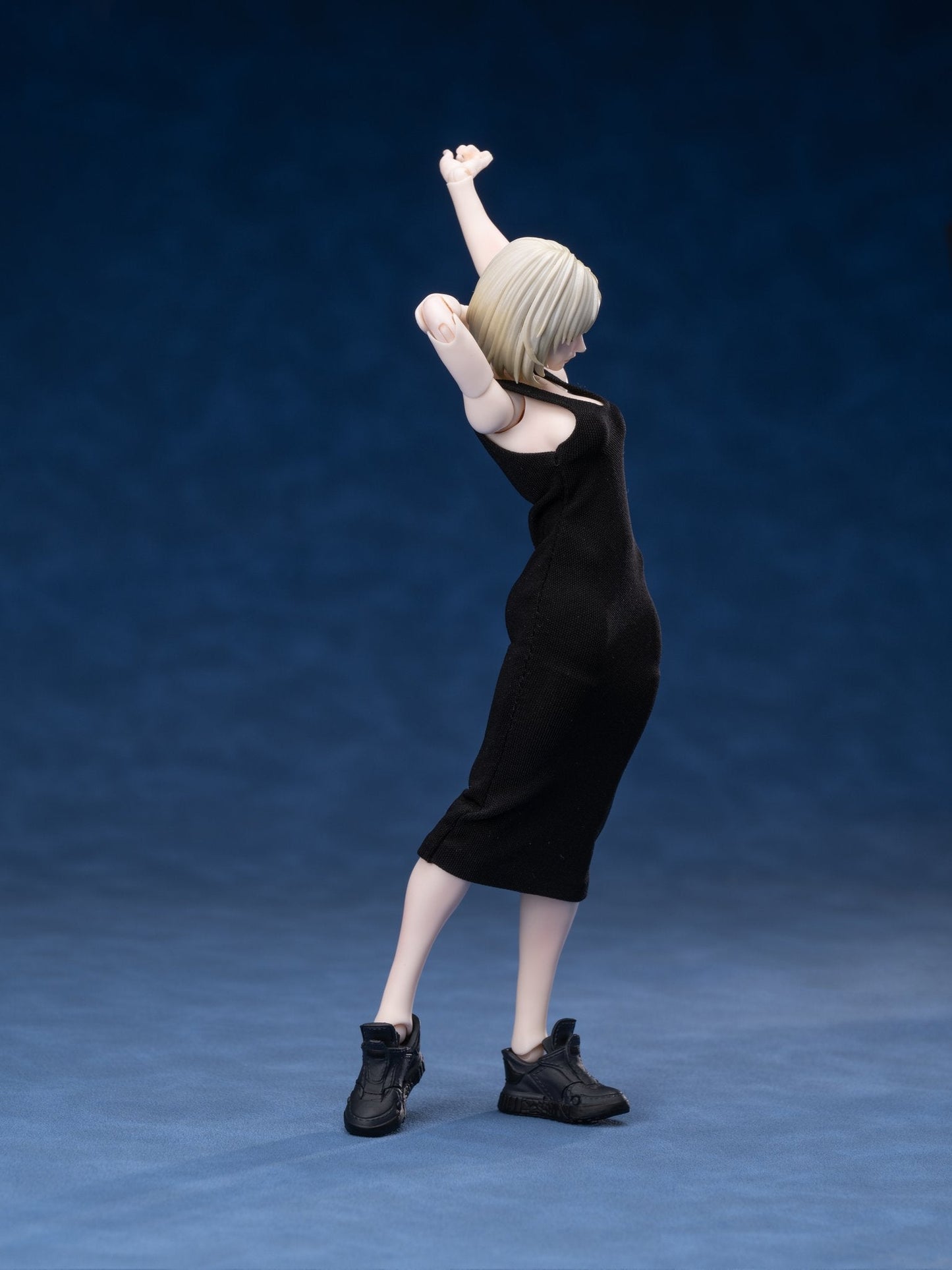 (Preorder) Romankey UMS004 Mia 1/12 Super Movable female body action figure