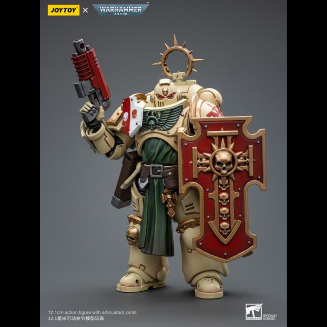 The Joy Toy Warhammer 40K Dark Angels Bladeguard Veteran action figure is a highly detailed collectible, perfect for fans of the Warhammer 40K universe. This figure captures the essence of the character’s formidable presence, making it a must-have for collectors and enthusiasts alike.