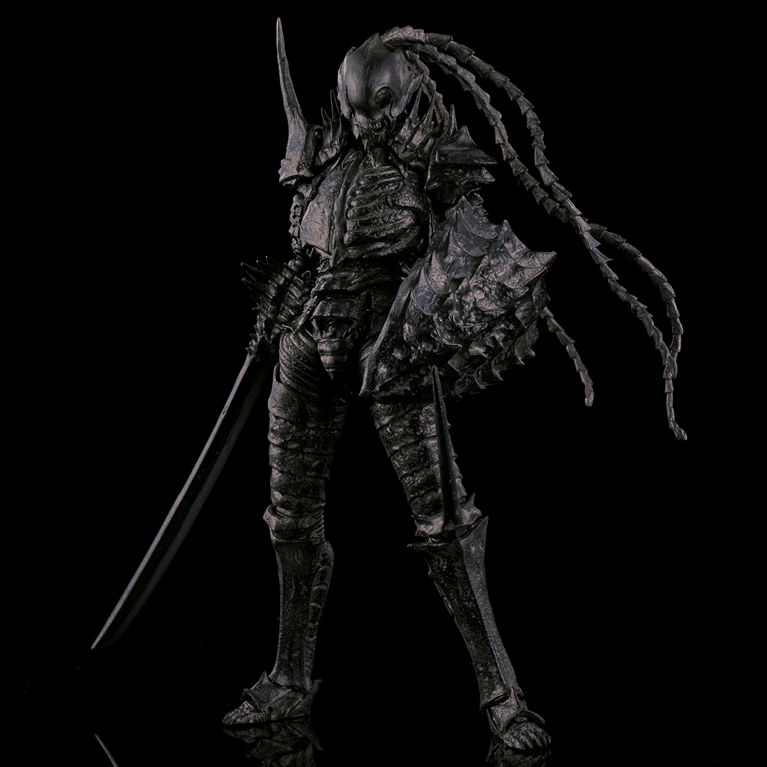 Denji Kudo and Nayuta from Tsutomu Nihei's book "Abara" are now available as a pair of 1/12-scale action figures from T.E.S.T.! Their entire bodies are covered with armor inspired by insects and crustaceans, and they're intensely articulated for maximum action! This set comes with four types of original interchangeable lower arms, too. Order them for your own collection today!