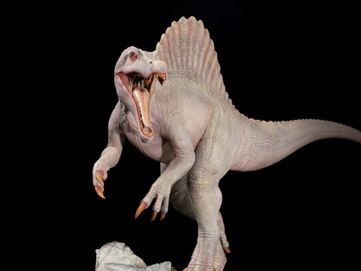 The Spinosaurus Star of Death is a must-have for any dinosaur enthusiast. This realistically sculpted Spinosaurus is in 1/35 scale and features an exquisite painted finish!