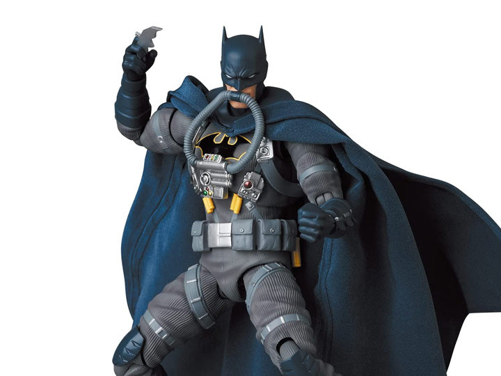The ultimate Batman: HUSH figure returns to the MAFEX figure line! Batman wears his classic blue outfit with a real fabric cape and stealth jumper accessories.