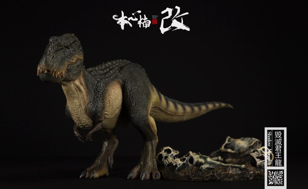 From Nanmu Studio, the Jurassic Series Vastatosaurus Rex (Shadow Monarch) is a must have for any dinosaur enthusiast. This realistically sculpted Vastatosaurus Rex is in 1/35 scale and features an exquisite painted finish.  This deluxe edition comes with a diorama base.