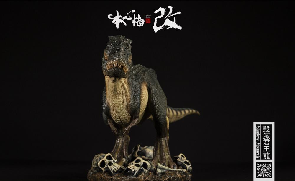 From Nanmu Studio, the Jurassic Series Vastatosaurus Rex (Shadow Monarch) is a must have for any dinosaur enthusiast. This realistically sculpted Vastatosaurus Rex is in 1/35 scale and features an exquisite painted finish.  This deluxe edition comes with a diorama base.