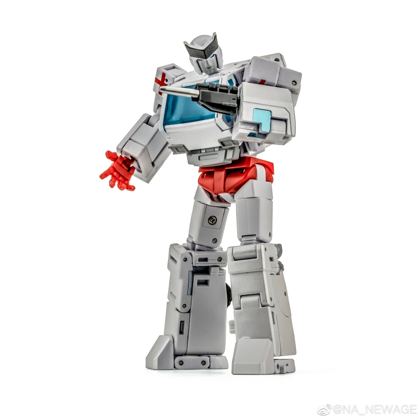 This ER 2.0 figure stands just under 4 inches tall and features some die-cast parts for a more durable and heavy feel. Several accessories are included for more display options.