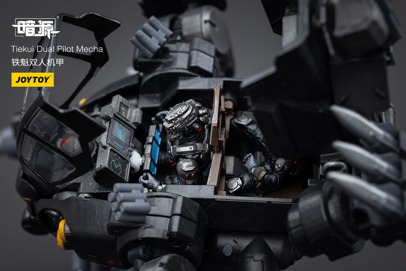 Joy Toy Dark Source Tiekui Dual Pilot Mecha is incredibly detailed in 1/18 scale. JoyToy, each figure is highly articulated and includes accessories. 