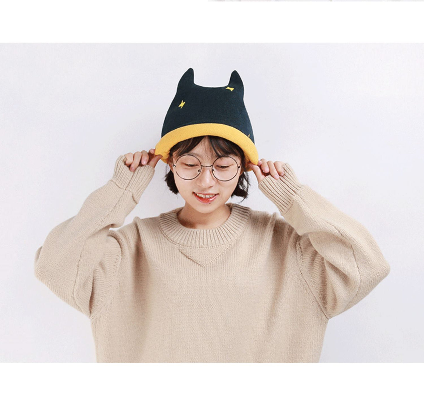Cute Fashionable Knitted Beanie Hat Rolled Edge with Lightning