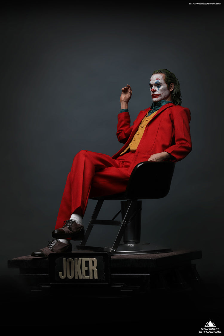 Queen Studios Dark Knight The Joker (Arthur Fleck) Joaquin Phoenix (2019) Regular 1/3 Scale Statue. The Regular Edition features a Joker head sculpt with full character likeness and sculpted hair. 