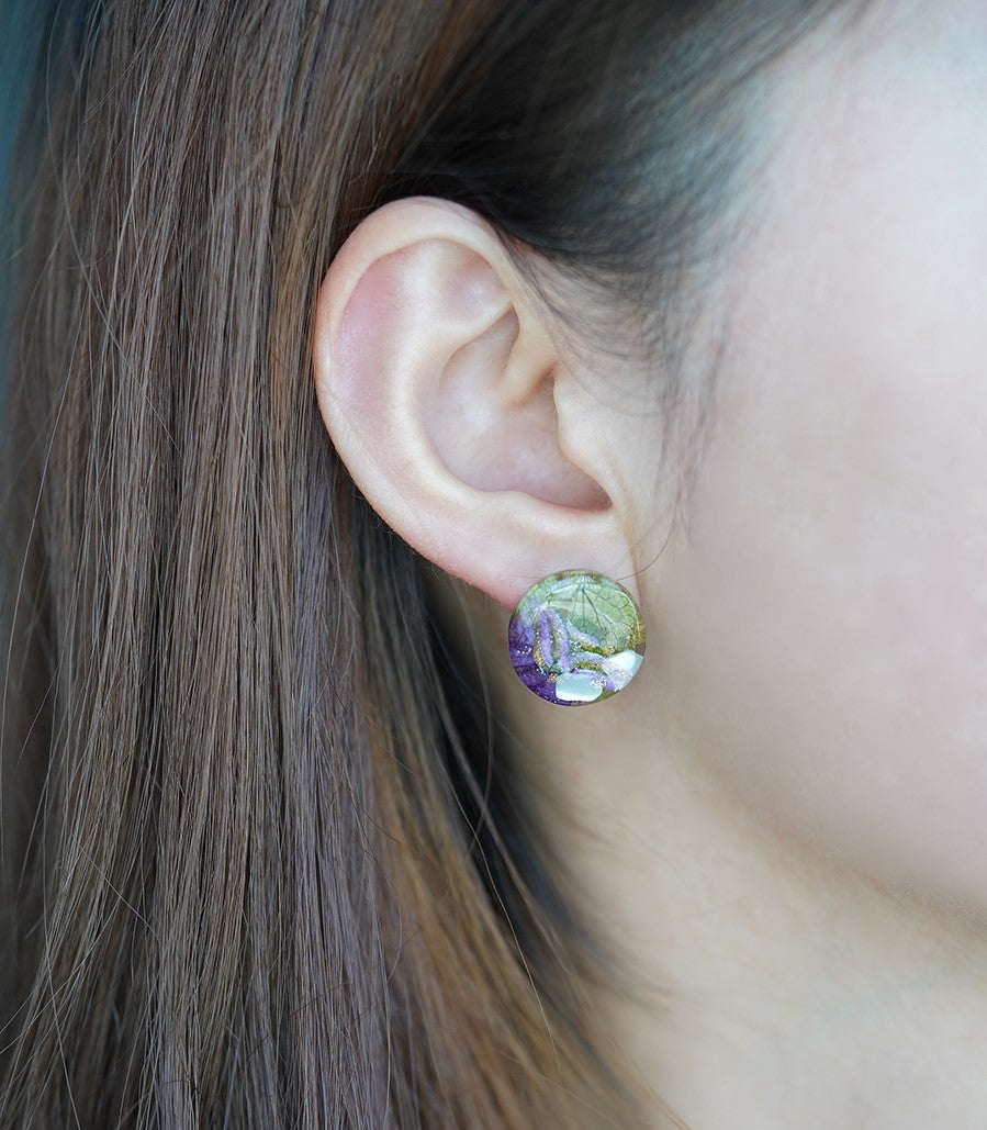 Transparent handmade resin pressed cute multi flower stud/ clip-ons earrings, dried/ real flower jewelry with Hypoallergenic S925 Sterling Silver. Colour: Pink, Blue, Black, Green, Purple