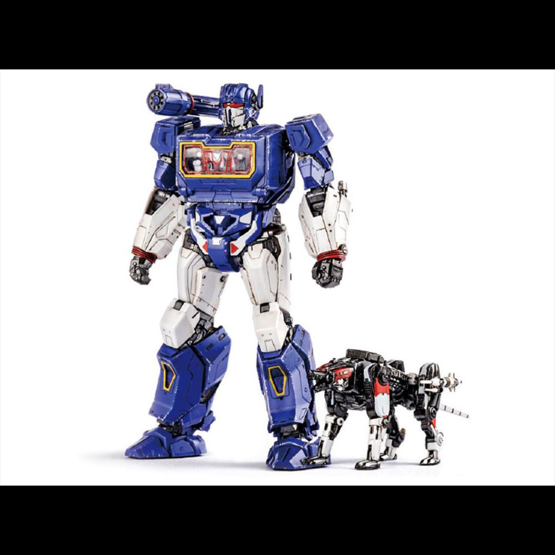 From Trumpeter comes the Transformers: Bumblebee Soundwave Smart model kit! This model kit requires no glue or paint. When complete, Soundwave stands over 5 inches tall and features a fully articulated body as well as a Ravage figure.