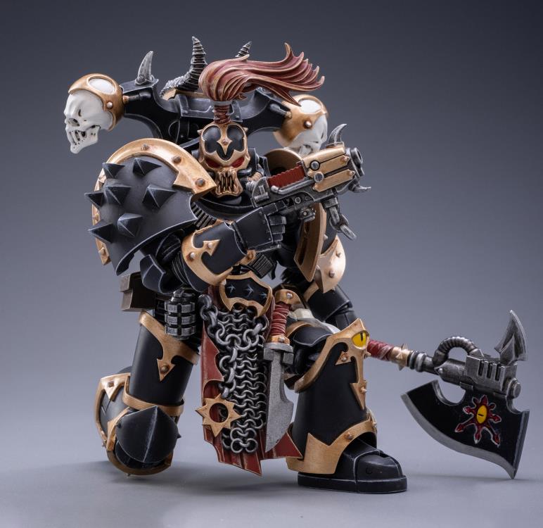 Joy Toy brings the Black Legion Chaos Space Marines to life with this 1/18 scale figure. The joyToy Black Legion is a Traitor Legion of Chaos Space Marines that is the first in infamy, if not in treachery, whose name resounds as a curse throughout the scattered and war-torn realms of Humanity. Recreate the most important battles with this highly detailed and articulated intimidating horned space marine figure.